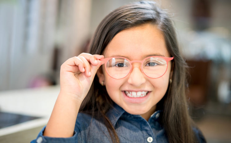  O que é hipermetropia? Quais os sintomas? Precisa usar óculos?