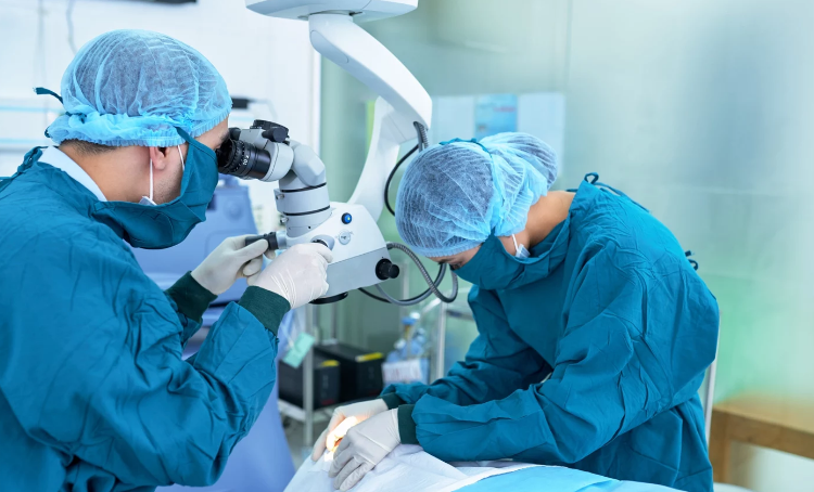  Cirurgia de catarata pode beneficiar quem tem glaucoma